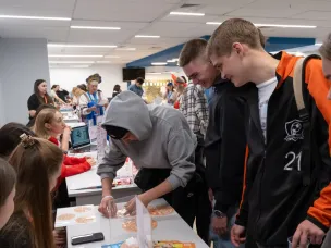 Трудоустройство молодых соискателей, старт проекта «СВОй бизнес», квартиры для детей-сирот и другие итоги недели